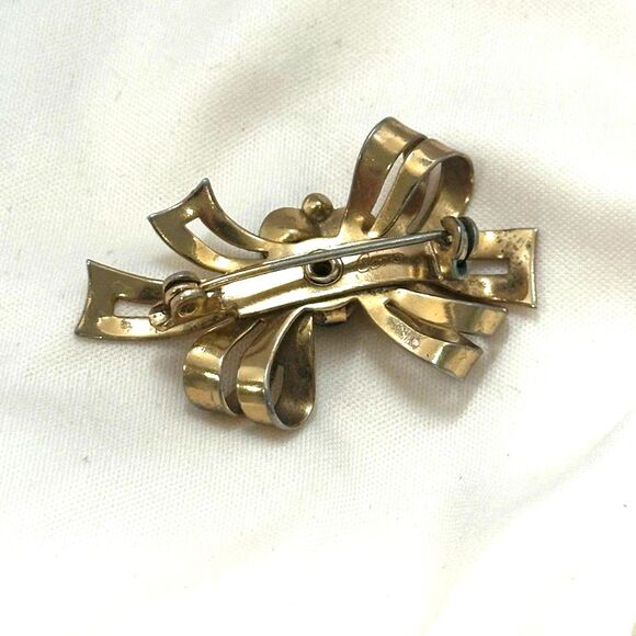 Coro Gold Tone Ribbon Bow Brooch with Purple Stones - Picture 3 of 6